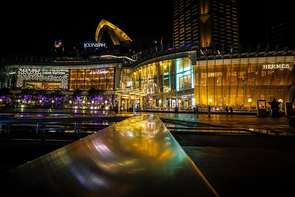 iconsiam_at_night