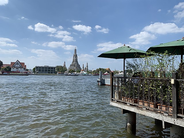 lunch_at_rongros,_bangkok_(ja_3